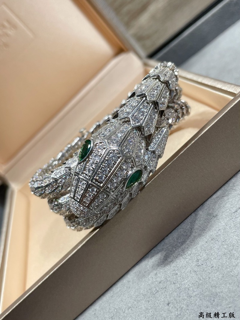 13427452243897699.jpg