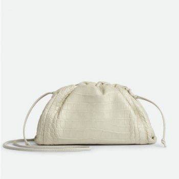 보테가베네타 585852VCPX19644 악어가죽 더 클라우드 파우치 여성 클러치백