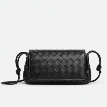 보테가 베네타 노투르노 인트레치아토 램스킨 크로스바디백 843893