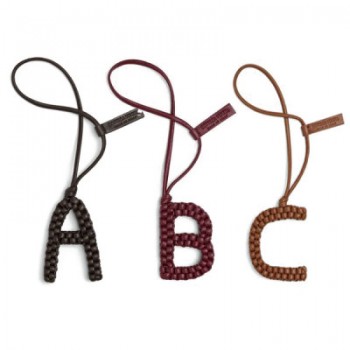 보테가 베네타 인트레치아토 알파벳 레터 참 키링 백참 844638