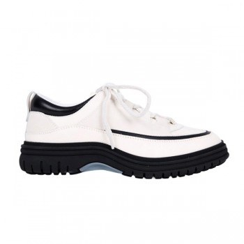 샤넬 스웨이드 카프스킨 스니커즈 화이트 블랙