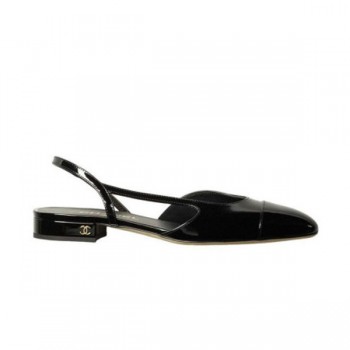 샤넬 에나멜 레더 뮬 샌들 블랙