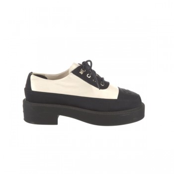 샤넬 인터로킹 CC 로고 레더 스니커즈 블랙