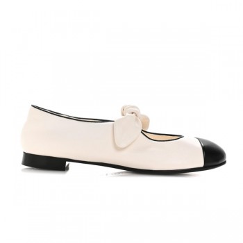 샤넬 램스킨 리본 메리제인 플랫 화이트 블랙