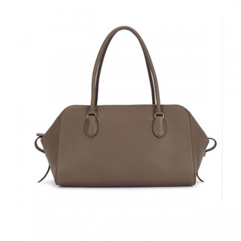 더 로우 E/W 그레인드 카프스킨 레더 볼링백 W1698L129