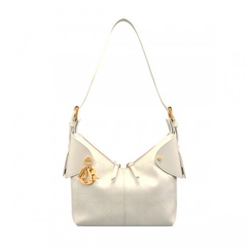 디올 보야주(Dior Voyage) 그레인 카프스킨 숄더백 화이트 미디엄 M2846KS1780